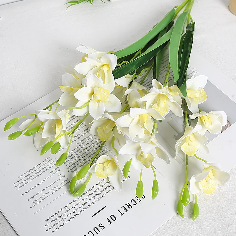 Realistischer Orchideenstängel