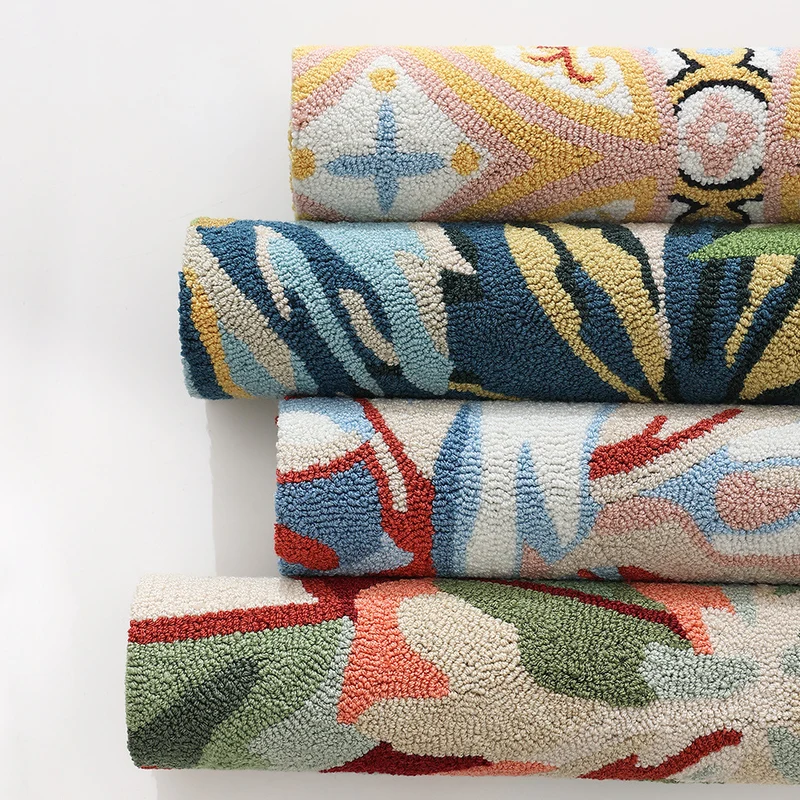Rechteckiger handgetufteter Badematten-Teppich mit medaillonförmigem Ornament