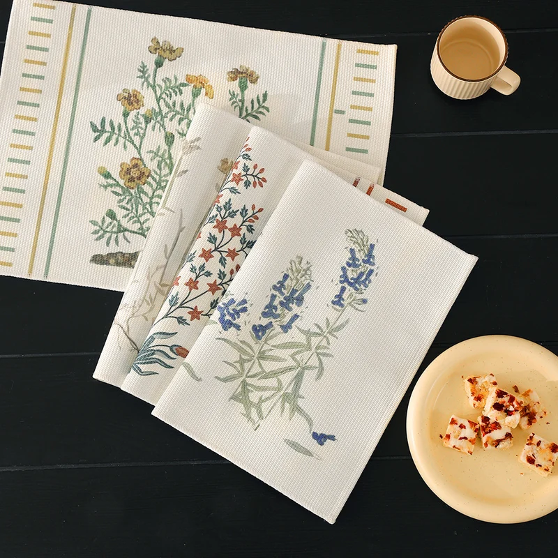 Gewebtes Tischset mit botanischem Wildblumen-Print und rutschhemmender Rückseite