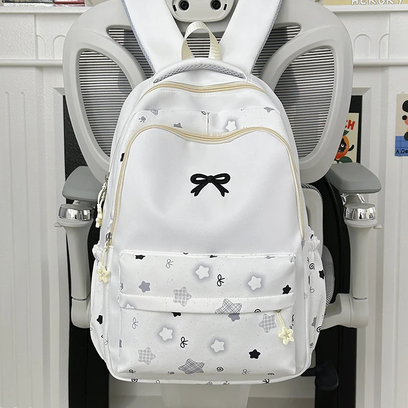 Niedlicher Schulrucksack mit Hasenmotiv und vielen Fächern