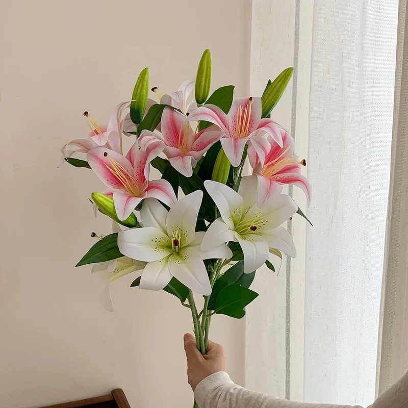 Künstlicher Lilienblumenstrauß