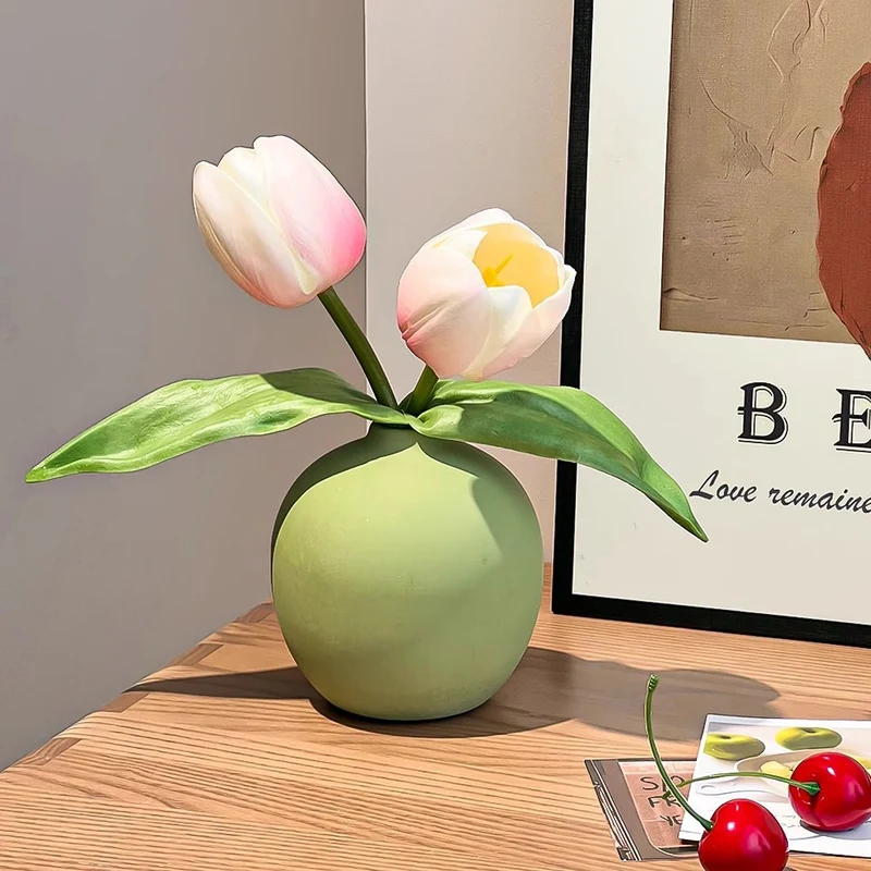 Dekorative Tulpenanordnung für die Wohnkultur