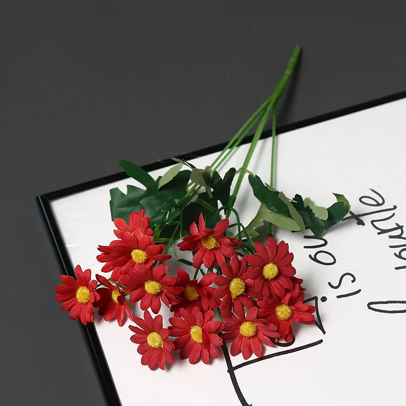 Dekorative Blumenarrangements für die Wohnkultur