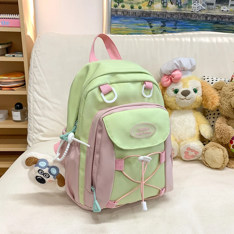 Kompakter Freizeit-Schulrucksack mit mehreren Taschen