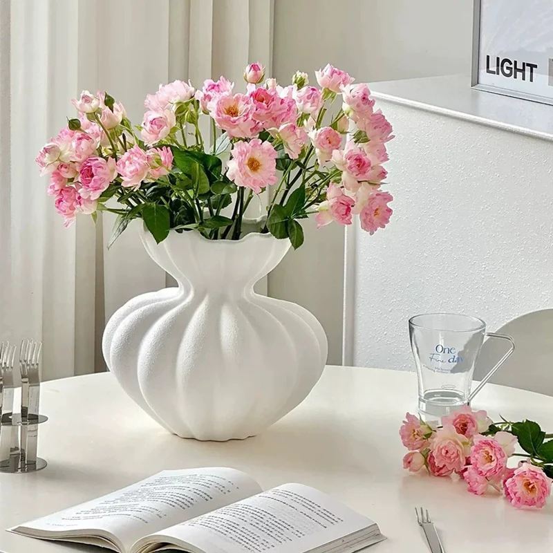 Dekorat vase aus Keramik für die Wohnkultur Anzeige