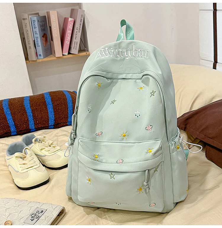 Klassischer bestickter Schulrucksack