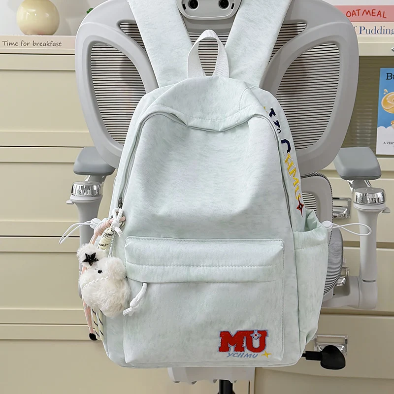 Klassischer bestickter Schulrucksack