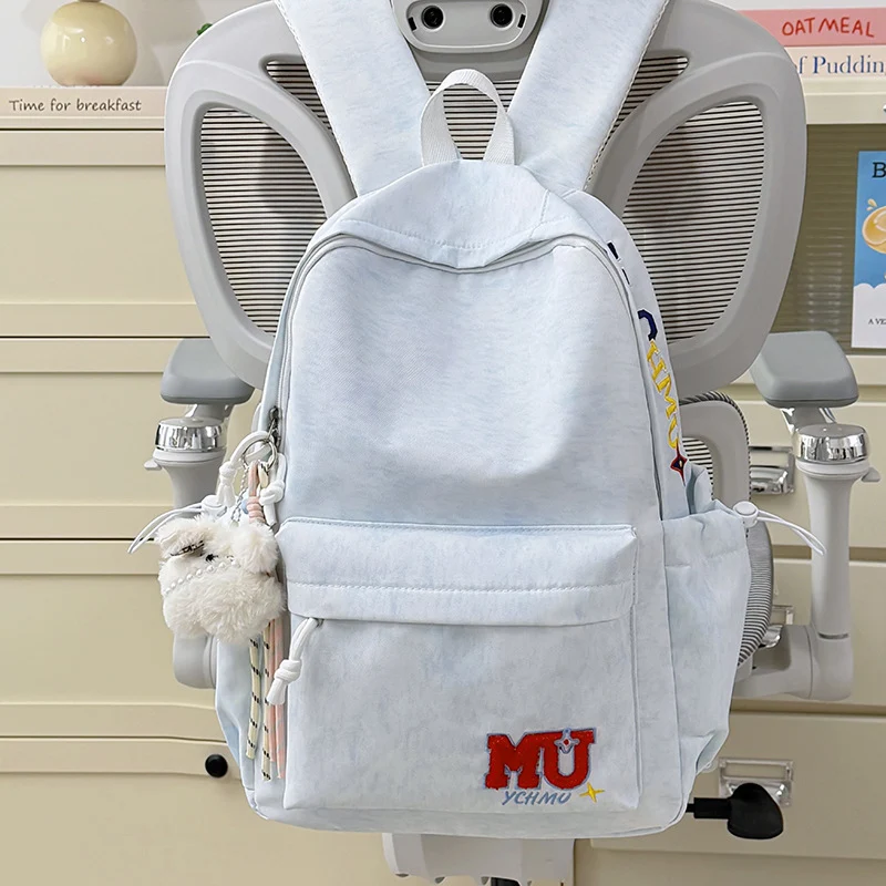 Klassischer bestickter Schulrucksack