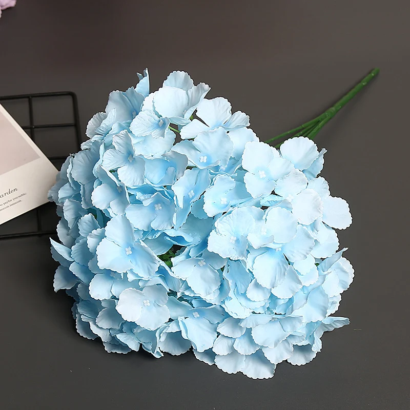 Künstliches Blumenarrangement für die Innenausstellung