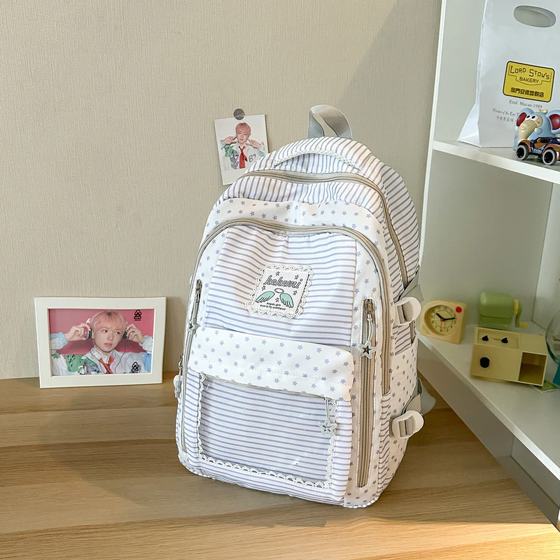 Stylischer Schulrucksack mit mehreren Fächern