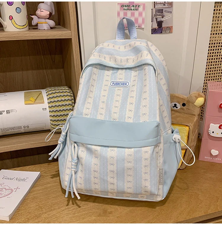 Charmante Schultasche mit dekorativer Schleife