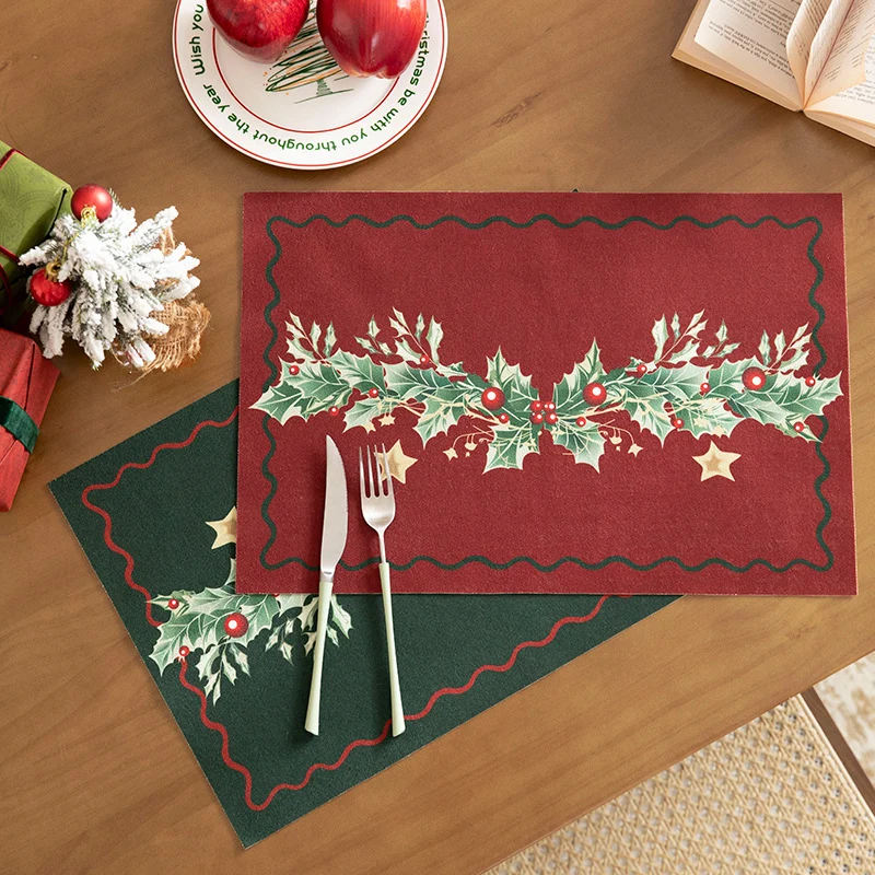 Weihnachts-Fußmatte mit Schriftzug und Stechpalmenmotiv