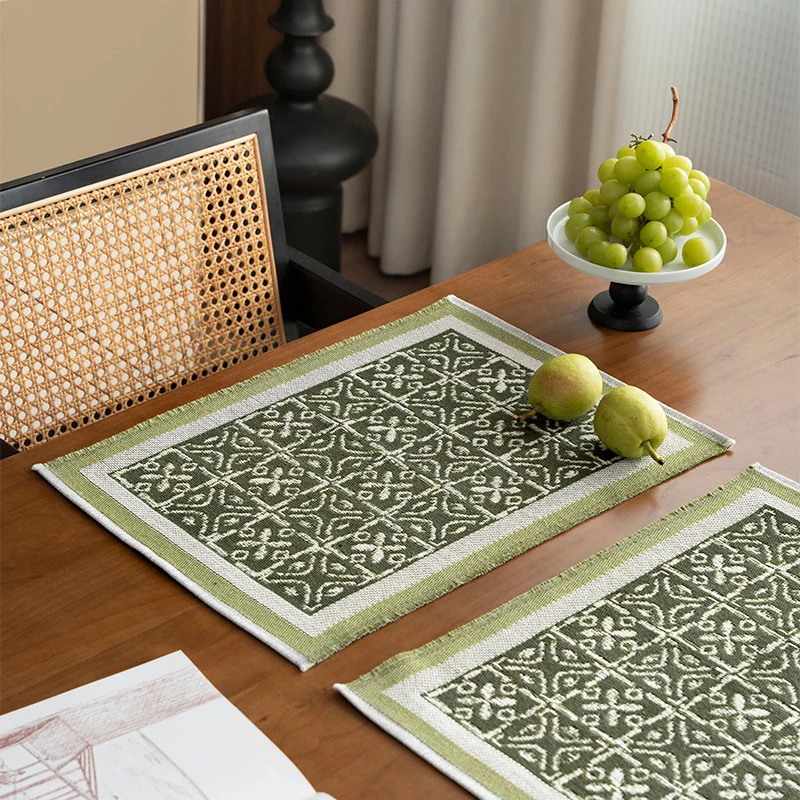 Wendbarer Jacquard-Schal mit ornamentaler Webstruktur
