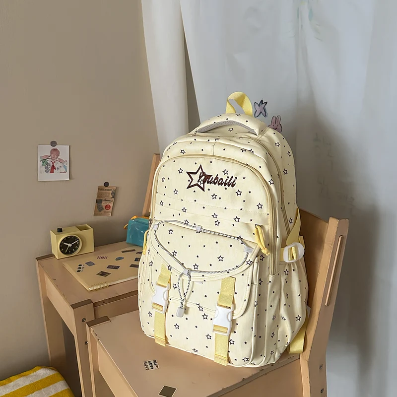 Abenteuer-Schulrucksack mit Sternenverzierung
