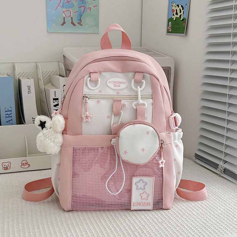 Verspielte Schultasche mit Sternenbesatz