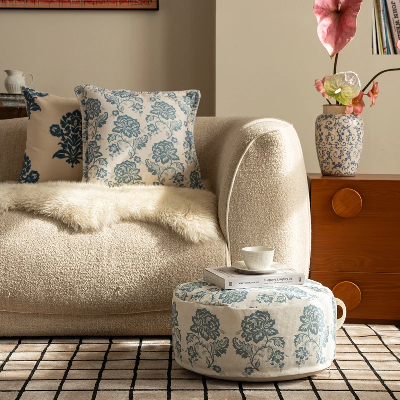 Sitzpouf‑Meditationskissen mit floraler Jacquard‑Hülle und Tragegriff