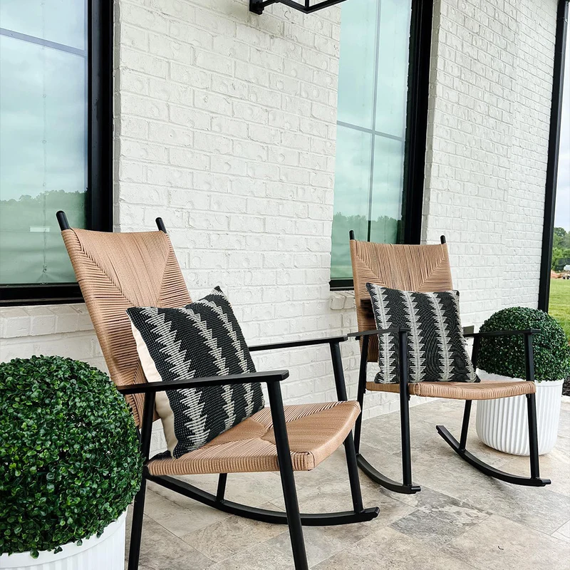 Rechteckiges gewebtes Zierkissen im Ethno‑Streifenmuster mit Tuft‑Relief und abnehmbarem Bezug
