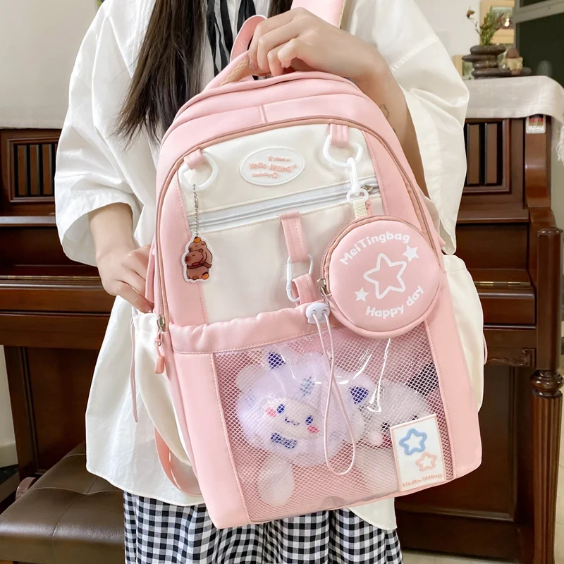 Niedlicher Schulrucksack mit mehreren Fächern und Charakter-Motiv