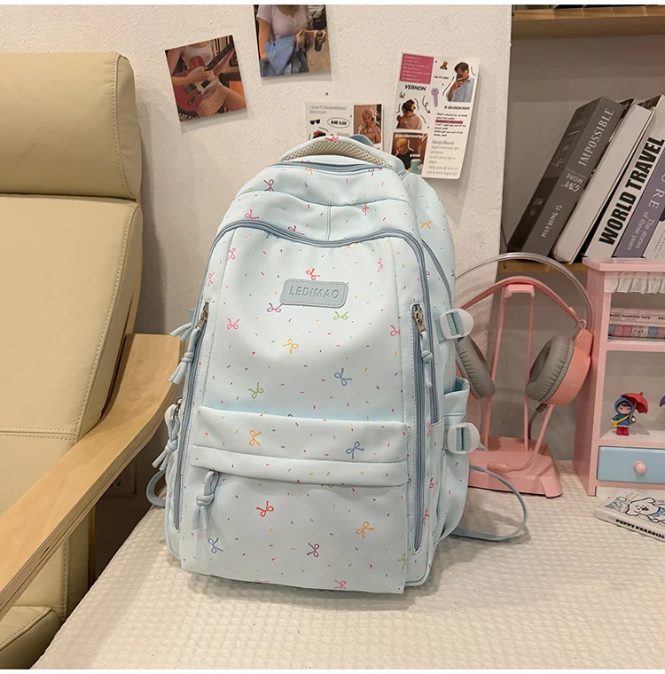 Niedlicher leichter Schulrucksack mit Charakter-Motiv