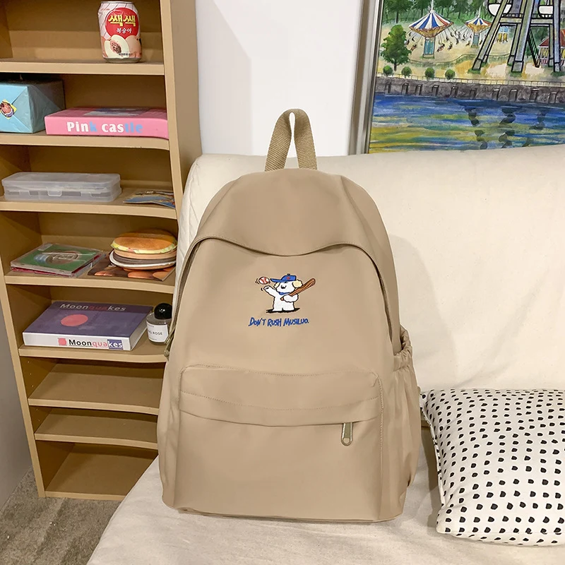 Leichter Schulrucksack im Cartoon-Stil
