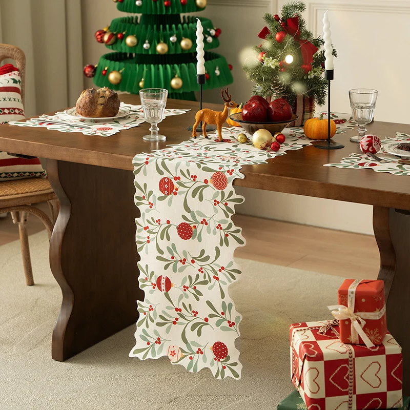 Festlicher Tischläufer mit gewelltem Rand und botanischem Weihnachtsmotiv