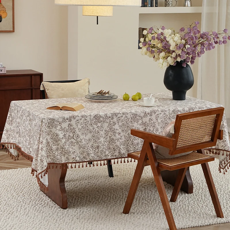 Rechteckige hochwertige Tischdecke aus Baumwoll‑Leinen mit handbedrucktem Blumenmuster und Quastenbordüre