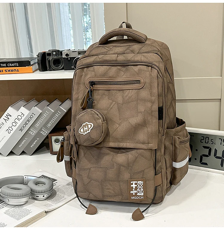 Urbaner Schulrucksack mit vielen Taschen