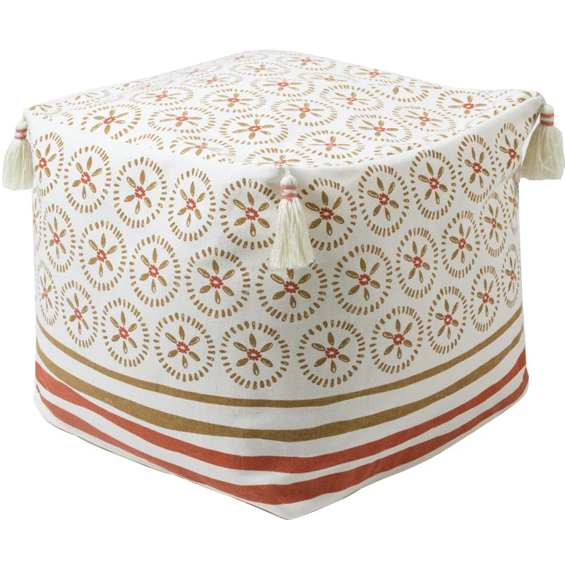 Quadratischer Pouf‑Sitzwürfel aus Baumwollmischgewebe mit Boho‑Stickerei und Quasten