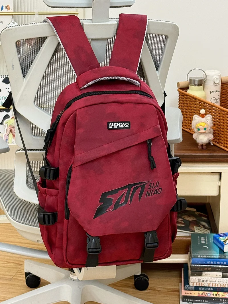 Urbaner Schulrucksack mit mehreren Fächern