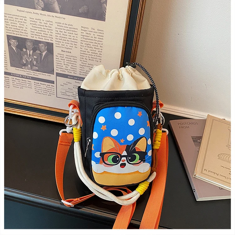 Niedlicher Schulrucksack im Cartoon-Design