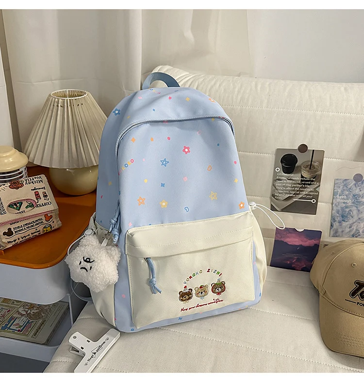 Kreativer Schulrucksack mit Blumenmuster
