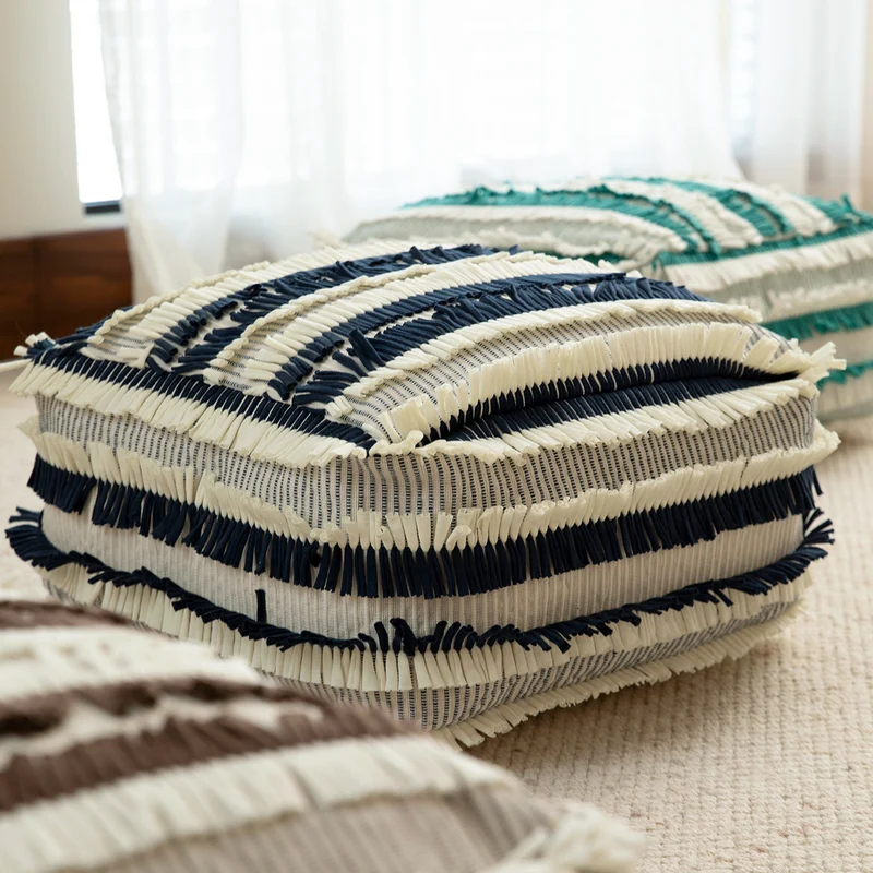 Boho-Pouf Bodenkissen mit strukturierter Fransenoberfläche