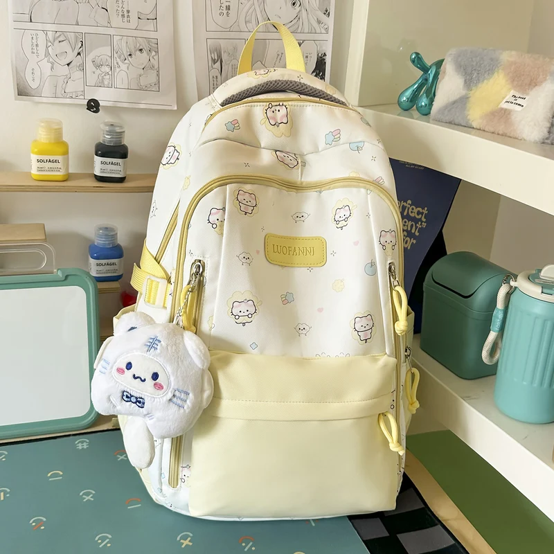 Großvolumiger Schulrucksack im Cartoon-Stil
