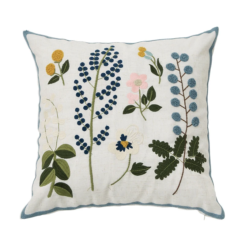 Handgetufteter quadratischer Dekokissenbezug mit floraler Chenille‑Applikation