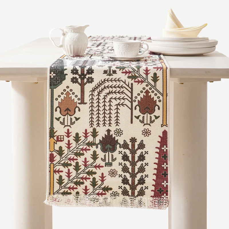 Gewebter Tischläufer mit Blumenjacquard, Fransen und Baumwollmix