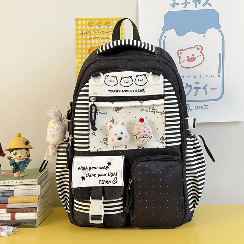 Niedlicher Schulrucksack im Charakter-Design