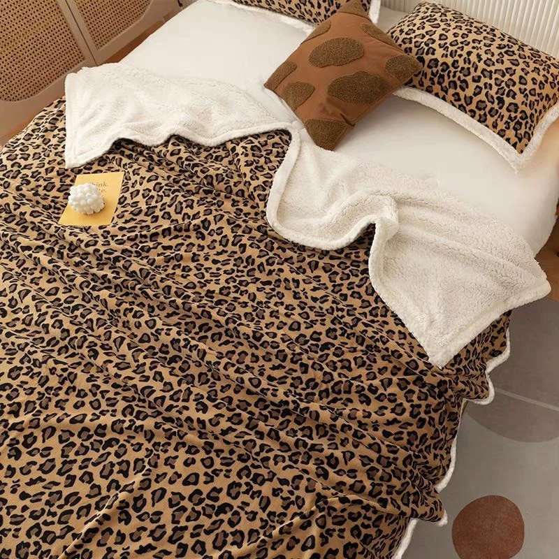 Luxuriöse Leopardenmuster-Wurfdecke