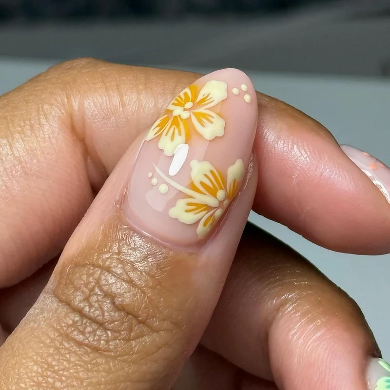 Florale Nagelkunst