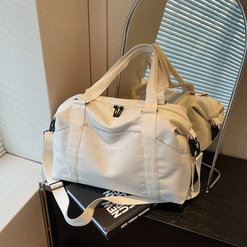 Sportliche Wochenendtasche mit ergonomischen Trageoptionen Skanto
