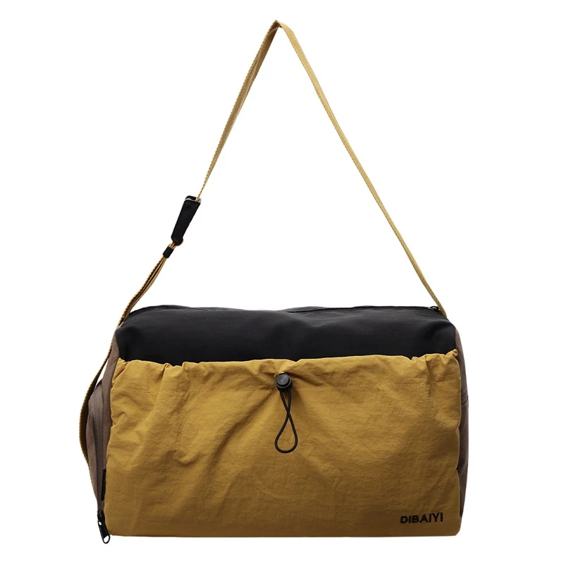 Sportliche Umhängetasche mit vielseitigem Taschen-Design Skanto