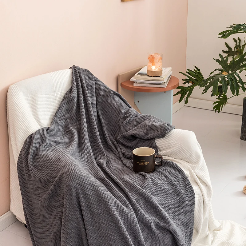 Texturiertes Strickwurfdecke