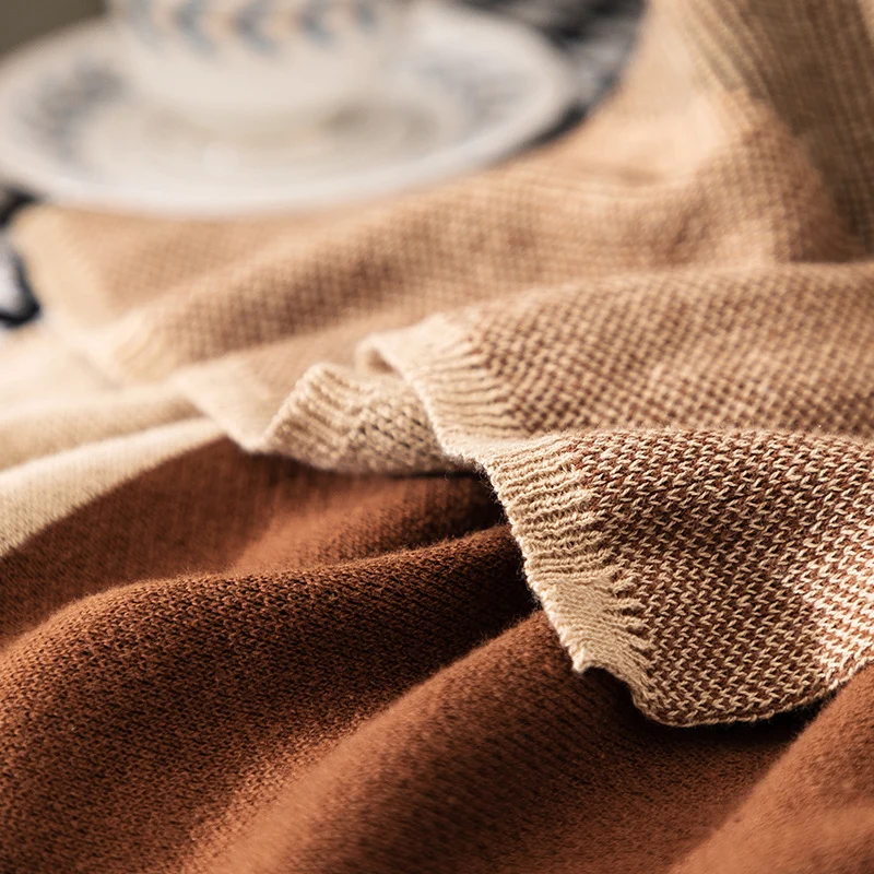 Weiche Strickwurfdecke