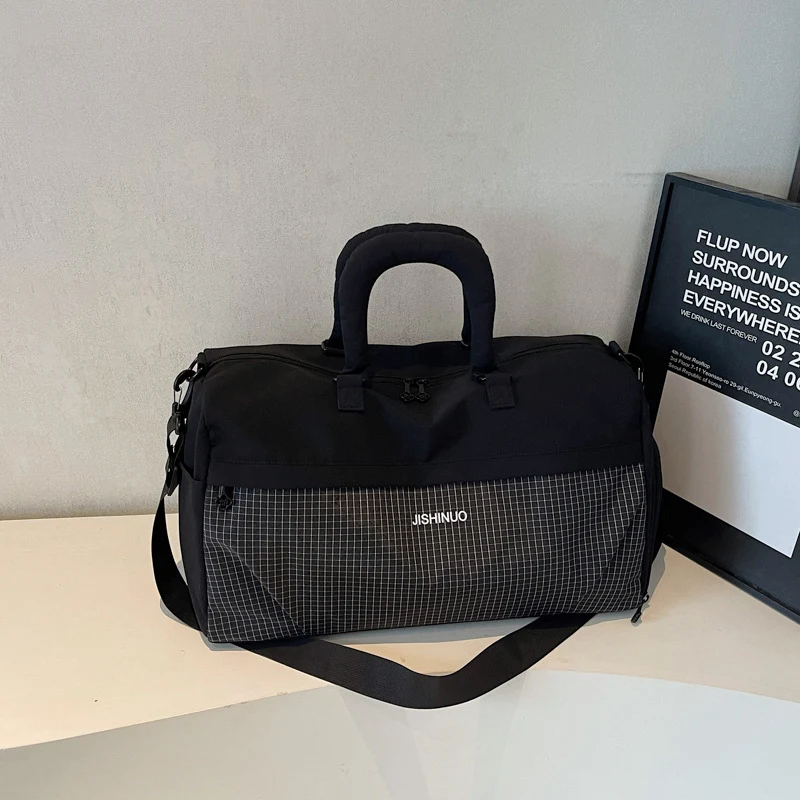 Sportliche Freizeit-Reisetasche mit ergonomischen Griffen und mehreren Fächern Skanto