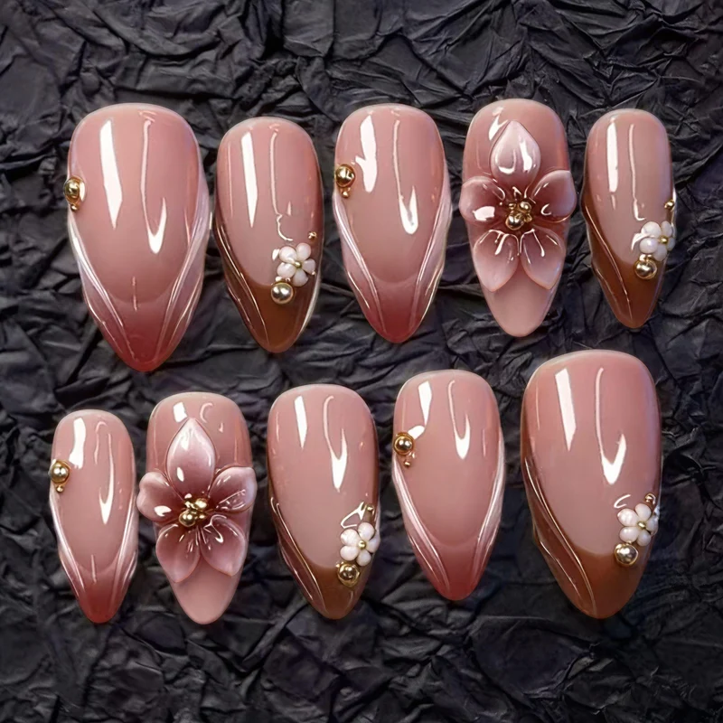 Kreatives Floral Verziertes Press-On Nagelset