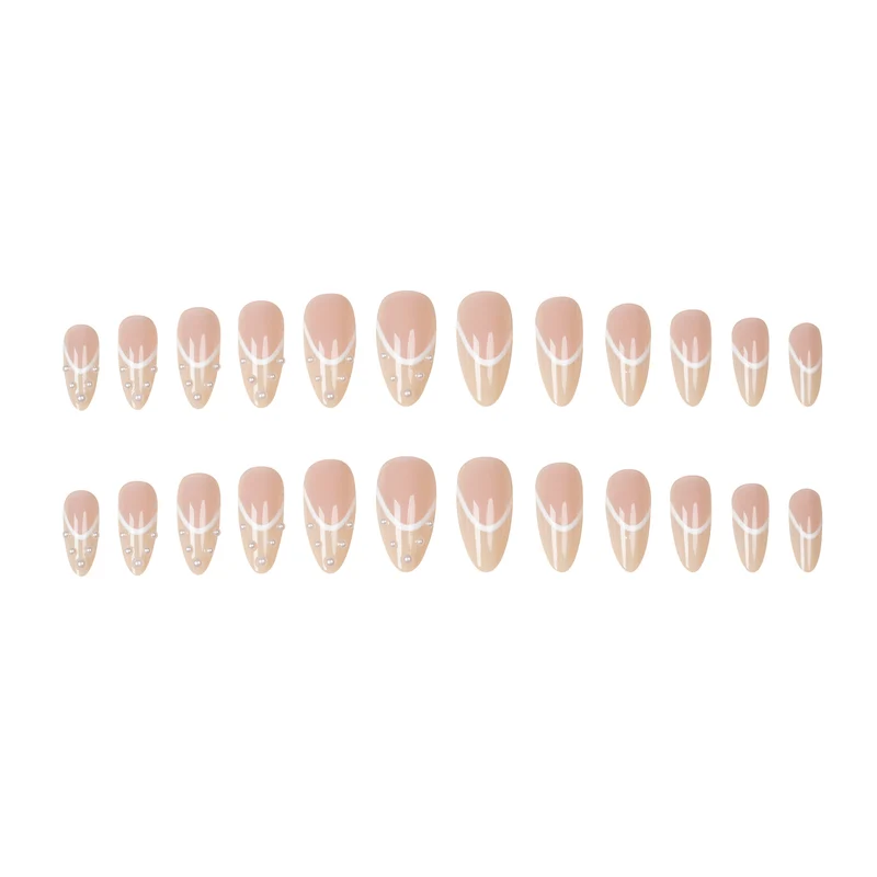 Elegantes mit Perlen verziertes Press-On-Nageldesign