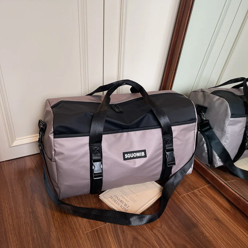Sportliche Reisetasche mit robustem Design Skanto