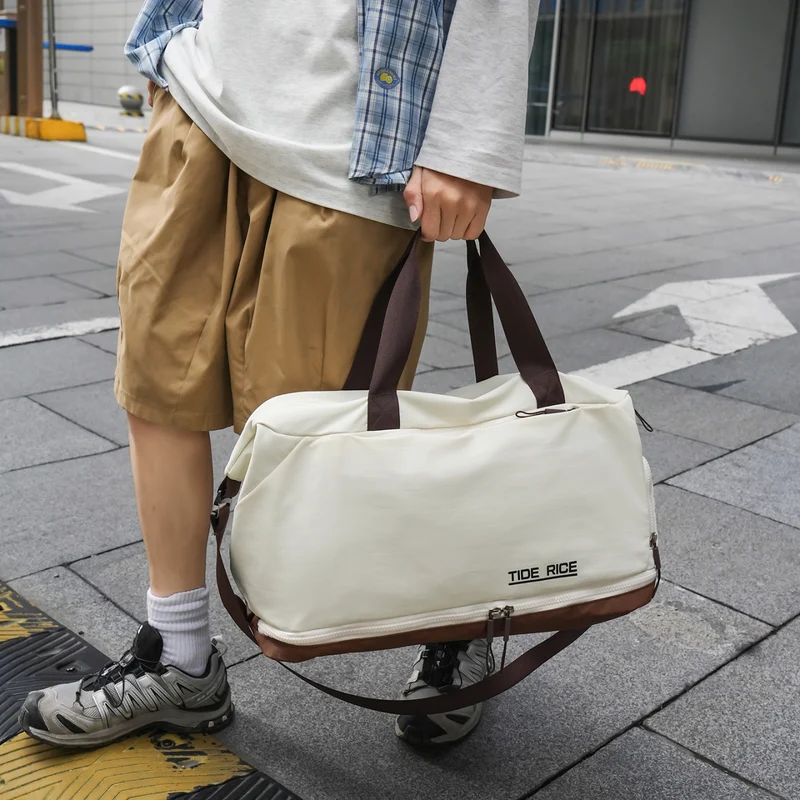 Sportliche Reisetasche mit mehreren funktionalen Fächern Skanto
