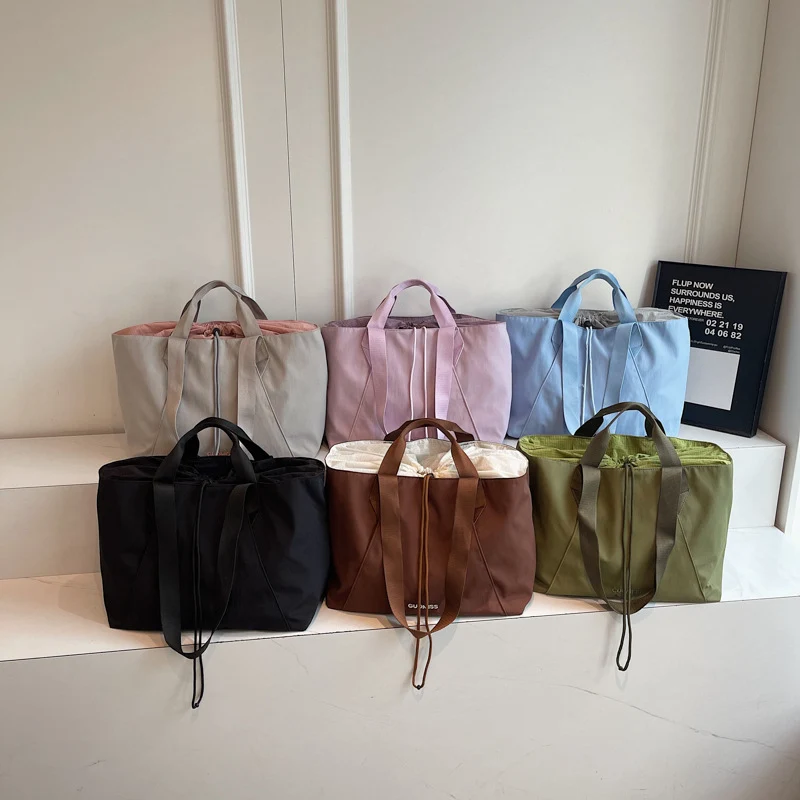 Sportliche Reisetasche mit innovativer Innentasche Skanto