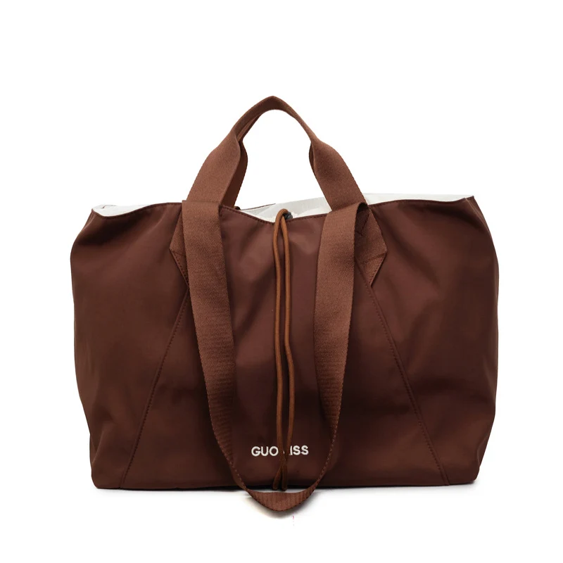 Sportliche Reisetasche mit innovativer Innentasche Skanto