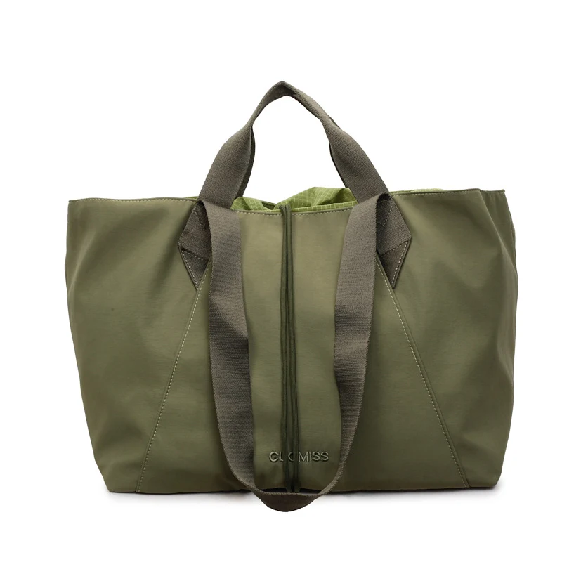 Sportliche Reisetasche mit innovativer Innentasche Skanto